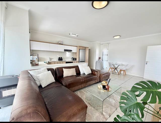 2 BEDROOM APARTMENT TO LET IN BALLITO CENTRAL
